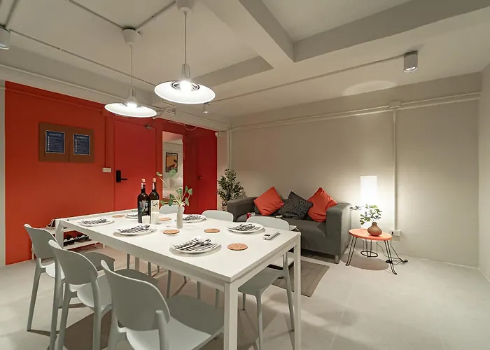 Apartment - 5 Mins From Mrt Huai Khwang *
