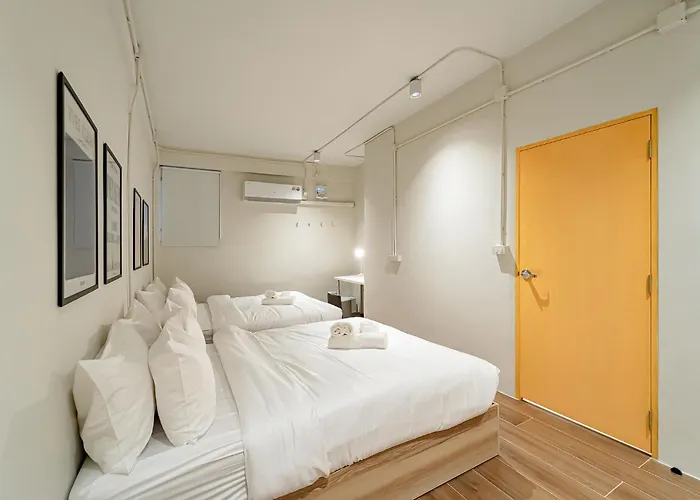 - 5 Mins From Mrt Huai Khwang Apartment Bangkok