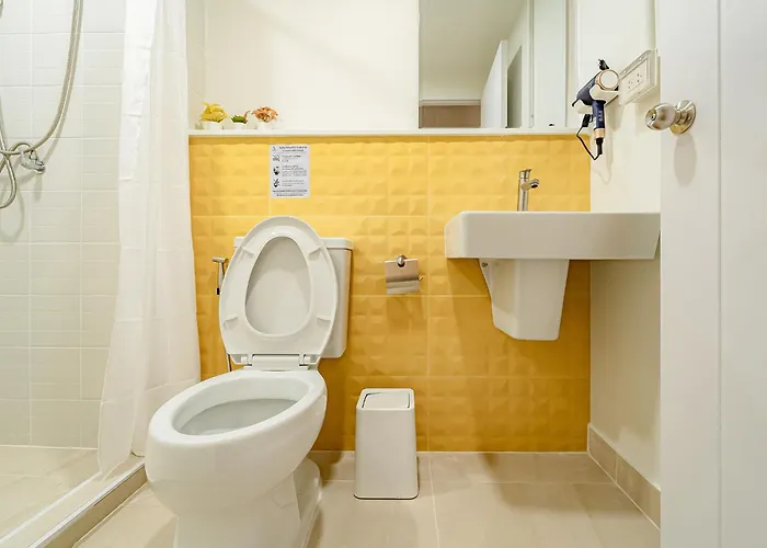 - 5 Mins From Mrt Huai Khwang Bangkok