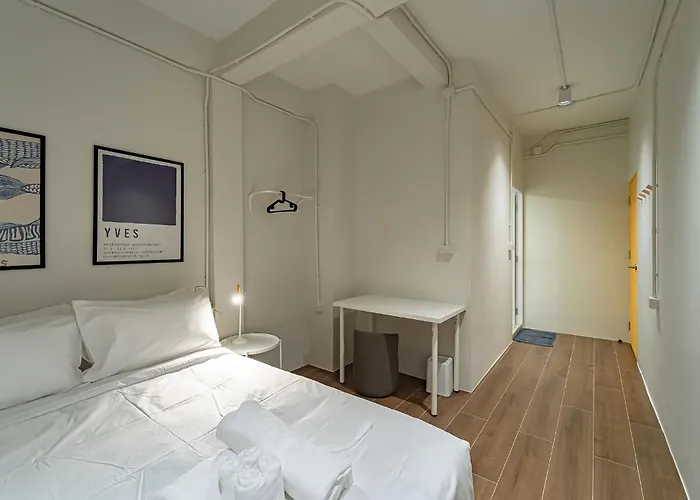 - 5 Mins From Mrt Huai Khwang Apartment