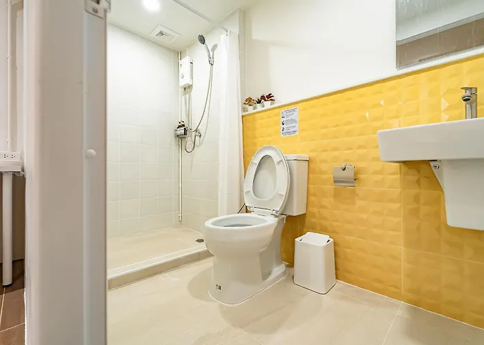 - 5 Mins From Mrt Huai Khwang Apartment Bangkok