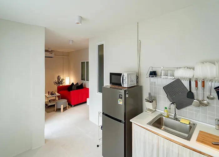 Apartment - 5 Mins From Mrt Huai Khwang *