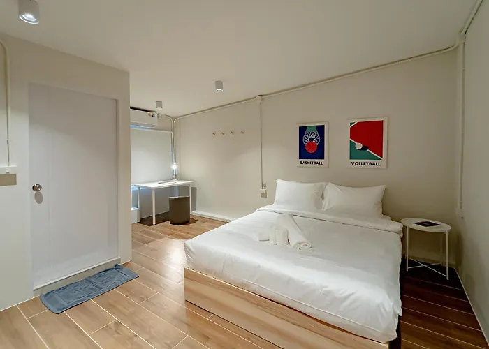 - 5 Mins From Mrt Huai Khwang Bangkok