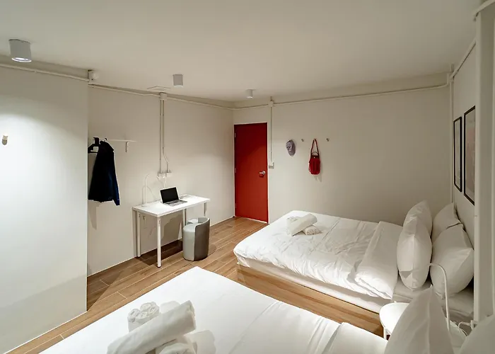 Apartment - 5 Mins From Mrt Huai Khwang *
